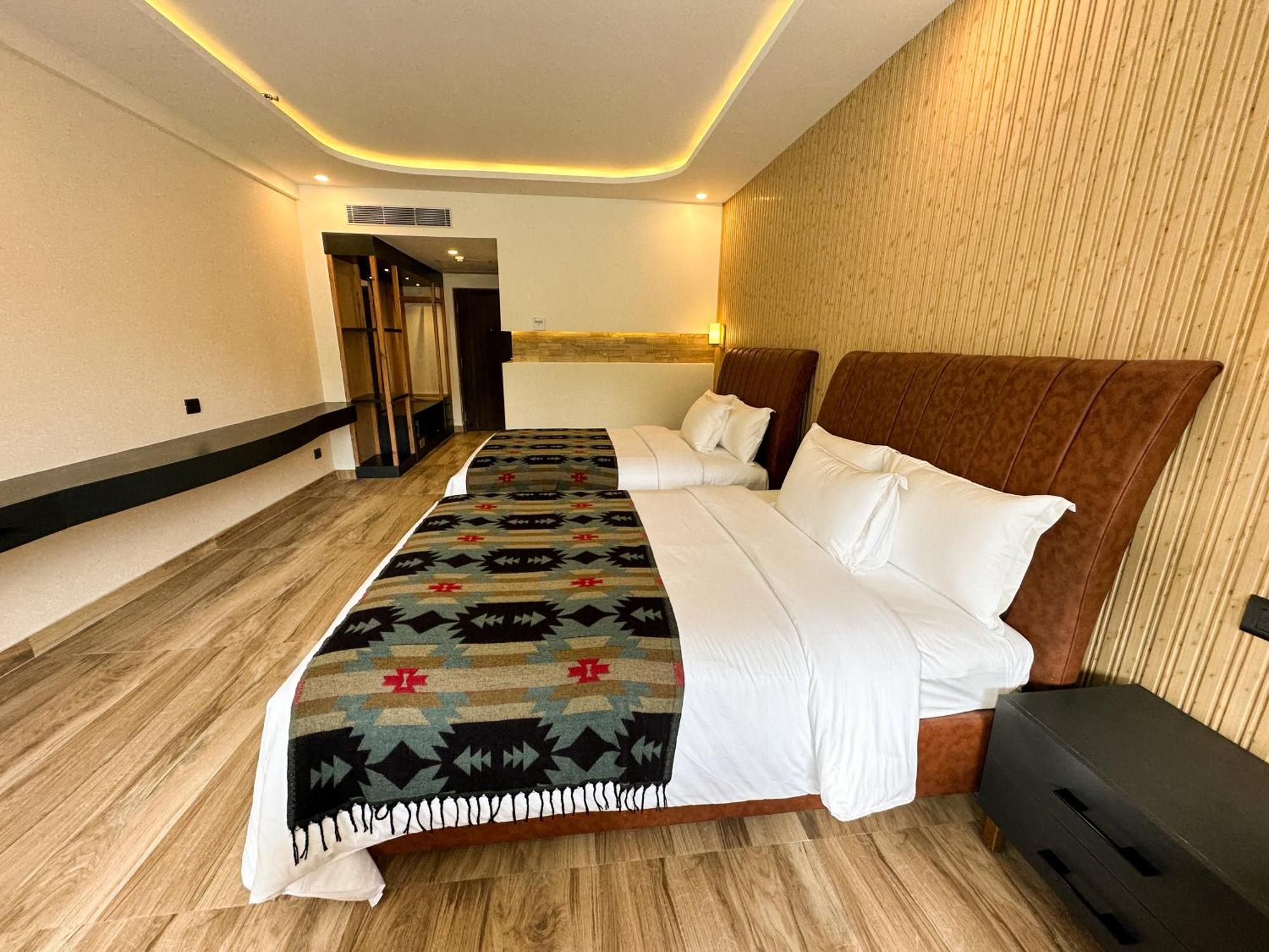 Lake View Resort Похара Екстериор снимка