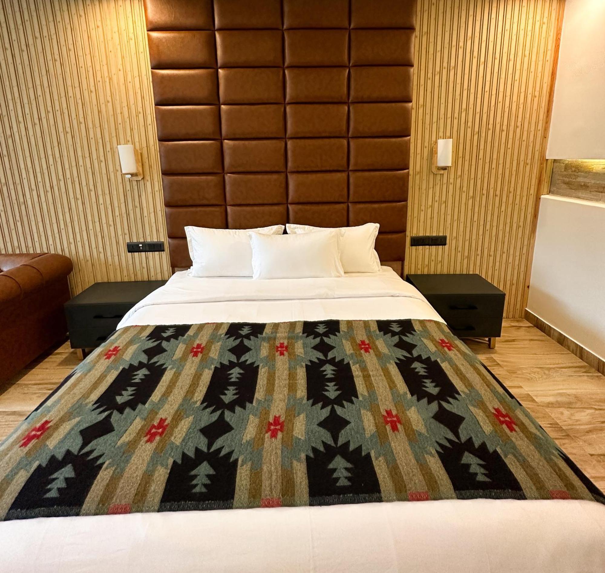 Lake View Resort Похара Екстериор снимка