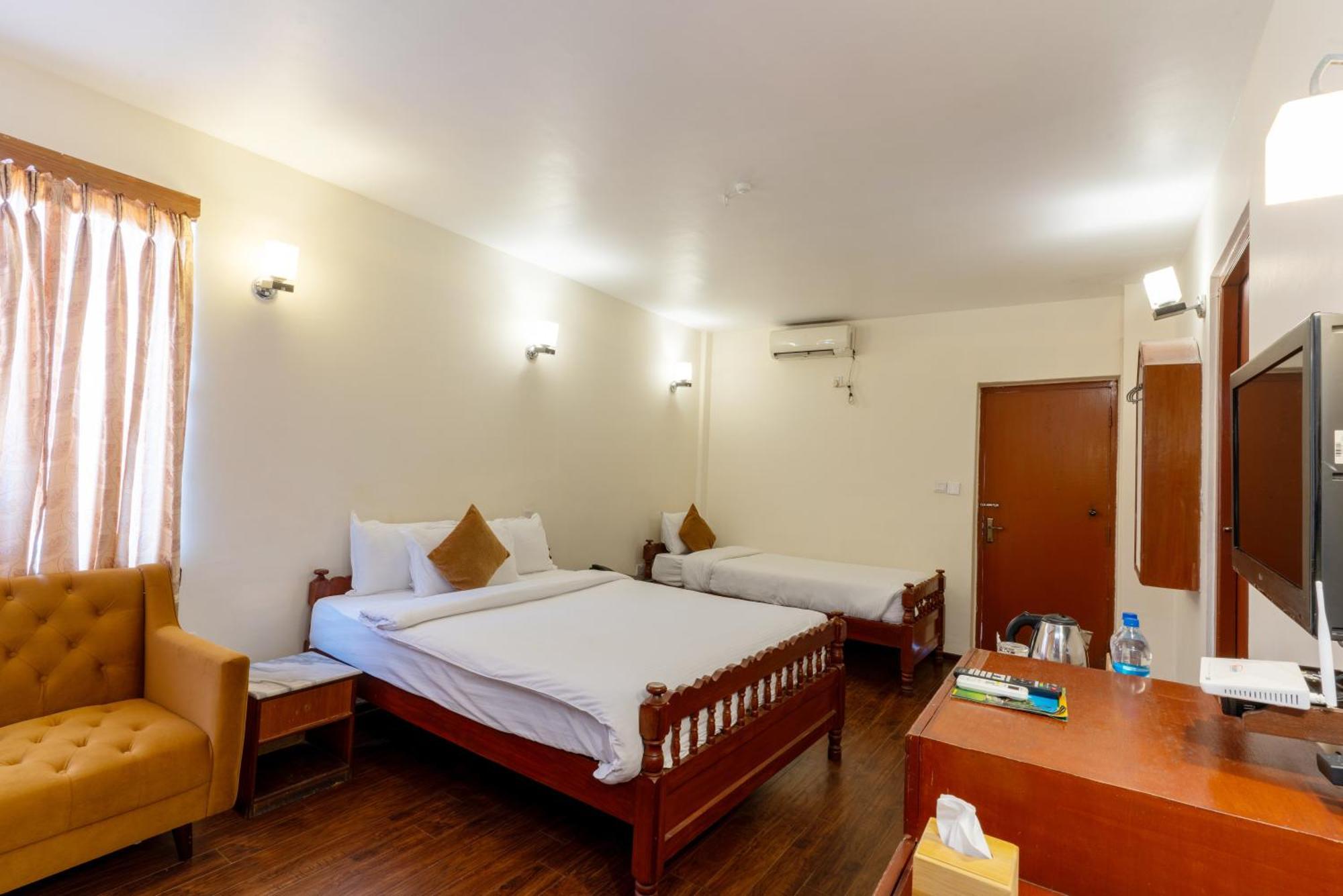 Lake View Resort Похара Екстериор снимка
