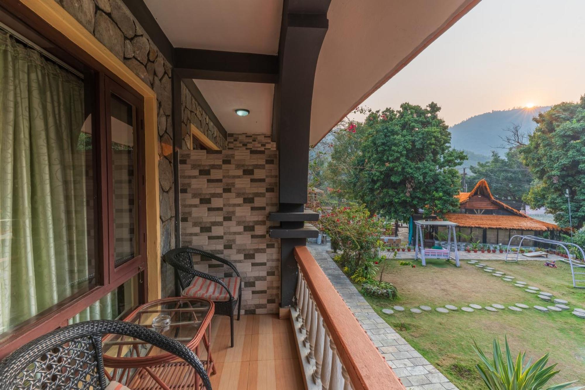Lake View Resort Похара Екстериор снимка